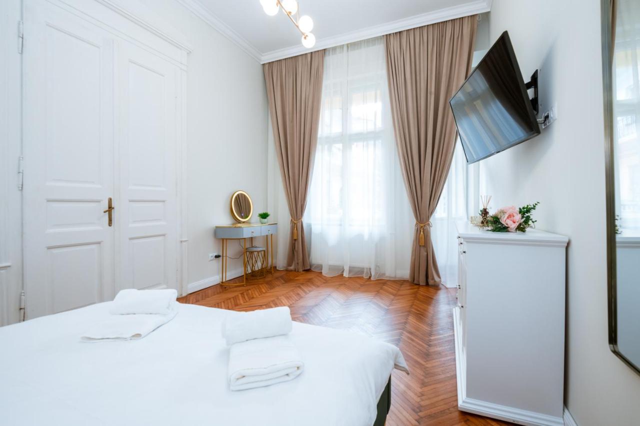 Apartament De Lux Central, P-Ta Matei Corvin Cluj-Napoca Eksteriør bilde