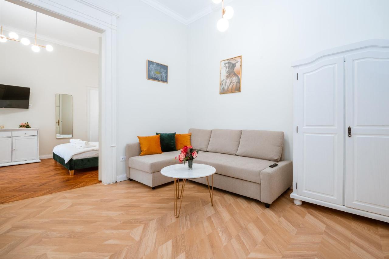 Apartament De Lux Central, P-Ta Matei Corvin Cluj-Napoca Eksteriør bilde
