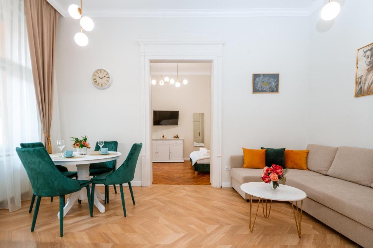 Apartament De Lux Central, P-Ta Matei Corvin Cluj-Napoca Eksteriør bilde