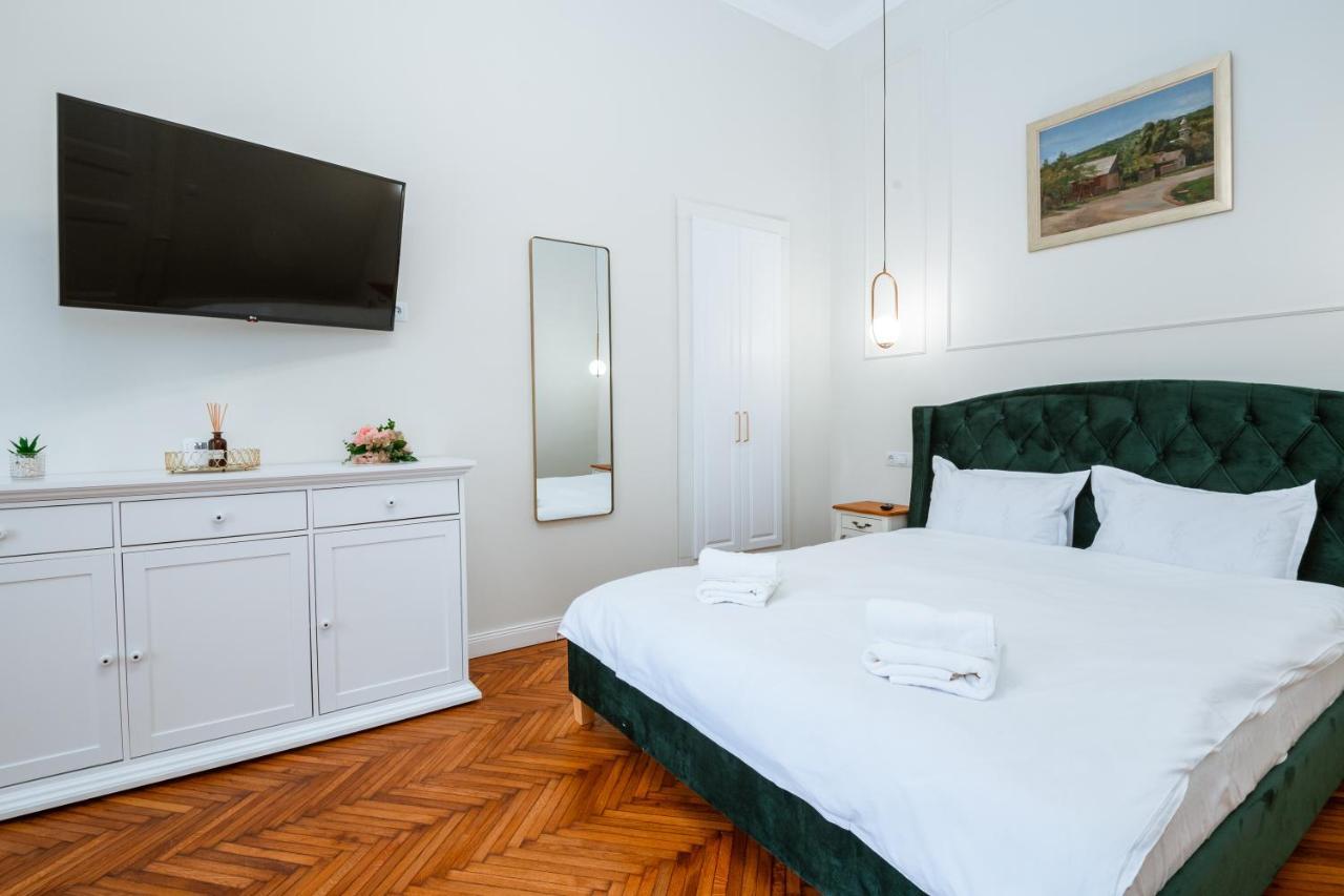 Apartament De Lux Central, P-Ta Matei Corvin Cluj-Napoca Eksteriør bilde