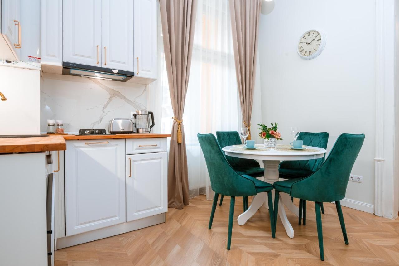 Apartament De Lux Central, P-Ta Matei Corvin Cluj-Napoca Eksteriør bilde