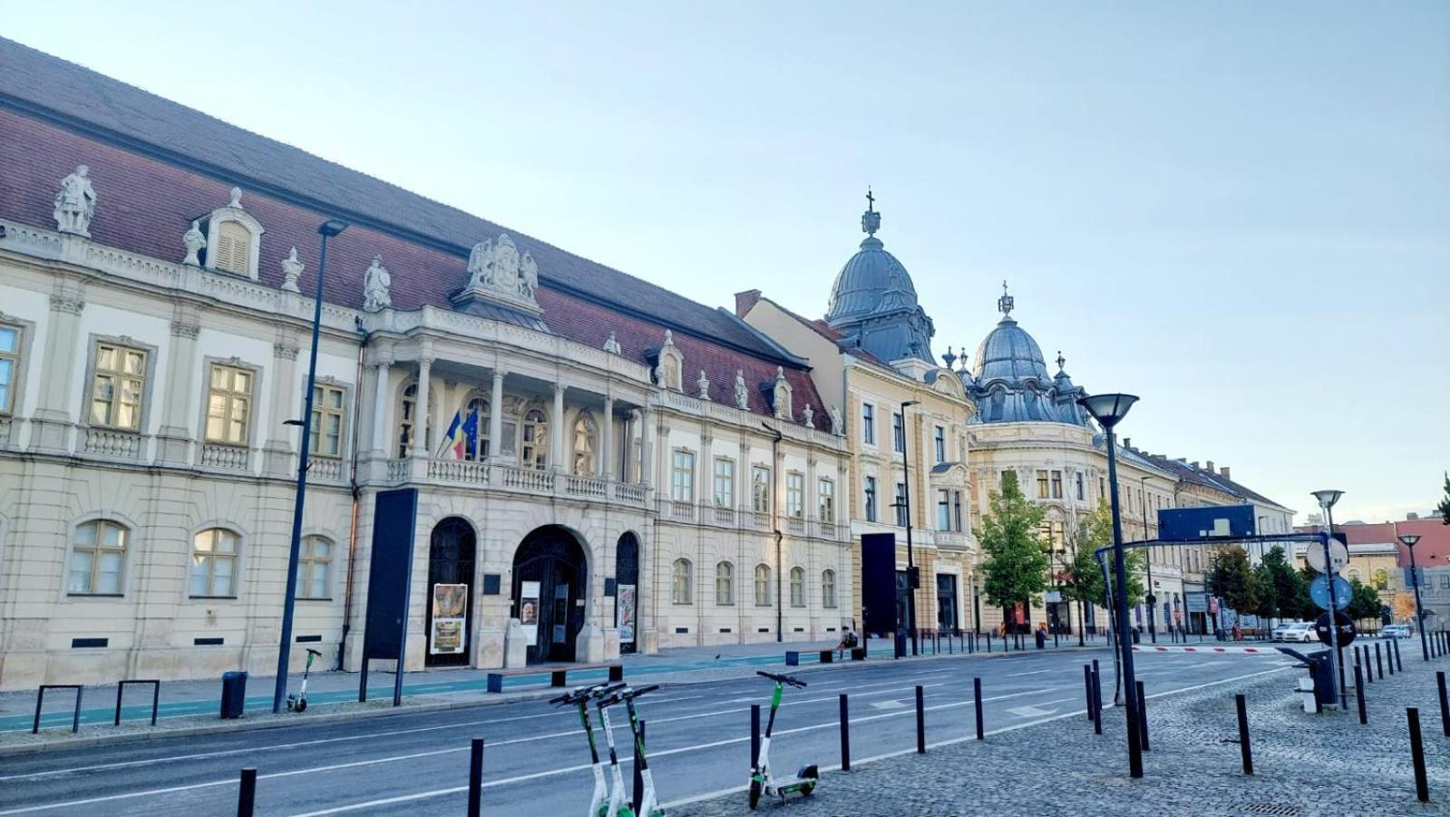 Apartament De Lux Central, P-Ta Matei Corvin Cluj-Napoca Eksteriør bilde